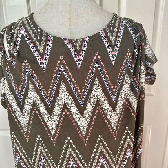 derek heart cold shoulder aztec pattern maxi dress - Picture 6 of 10